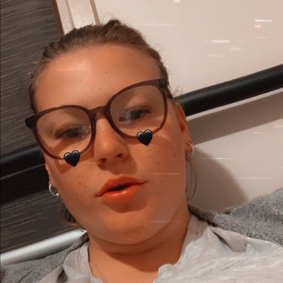 Meet your Posher, Chyane - Picture 1 of 1